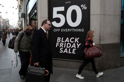 Black Friday vắng lặng đầy bất ngờ ở Mỹ - Ảnh 4. Black Friday vắng lặng đầy bất ngờ ở Mỹ - Ảnh 4.