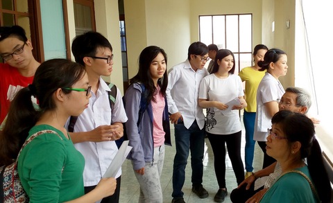 Thêm 2 tòa đình chỉ vụ kiện đòi học phí của ĐH Tân Tạo - Ảnh 1. Thêm 2 tòa đình chỉ vụ kiện đòi học phí của ĐH Tân Tạo - Ảnh 1.