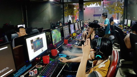 Học sinh giỏi thành sinh viên kém, lỗi do ai? - Ảnh 1. Học sinh giỏi thành sinh viên kém, lỗi do ai? - Ảnh 1.