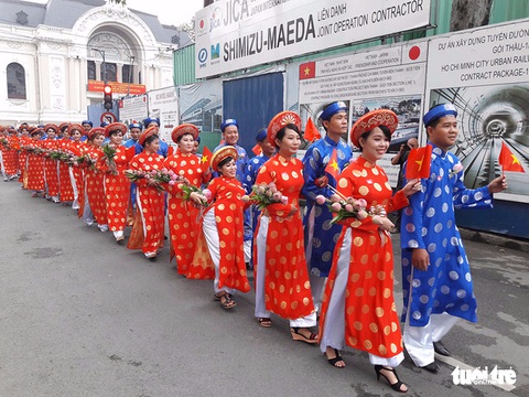Hôn lễ ấm áp của những đôi uyên ương nghèo - Ảnh 1. Hôn lễ ấm áp của những đôi uyên ương nghèo - Ảnh 1.