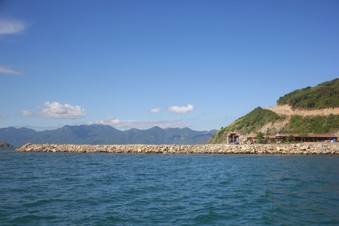 Phạt Công ty Hòn Rùa lấp vịnh Nha Trang 175 triệu đồng - Ảnh 1. Phạt Công ty Hòn Rùa lấp vịnh Nha Trang 175 triệu đồng - Ảnh 1.