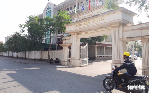 Sai phạm hàng loạt, hiệu trưởng THPT chuyên ĐH Vinh bị khiển trách - Ảnh 1. Sai phạm hàng loạt, hiệu trưởng THPT chuyên ĐH Vinh bị khiển trách - Ảnh 1.