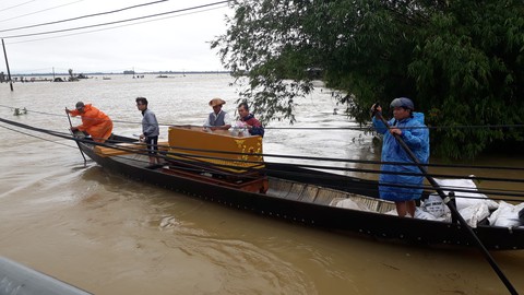 Tìm thấy thi thể người bị lũ cuốn sau 4 ngày mất tích - Ảnh 1. Tìm thấy thi thể người bị lũ cuốn sau 4 ngày mất tích - Ảnh 1.