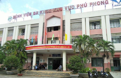 Giám đốc bệnh viện bị tố cáo tuyển người thân vào làm việc - Ảnh 1. Giám đốc bệnh viện bị tố cáo tuyển người thân vào làm việc - Ảnh 1.