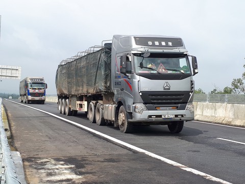 Phó thủ tướng Trịnh Đình Dũng kiểm tra cao tốc Đà Nẵng - Quảng Ngãi - Ảnh 3. Phó thủ tướng Trịnh Đình Dũng kiểm tra cao tốc Đà Nẵng - Quảng Ngãi - Ảnh 3.