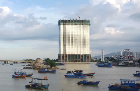 Người mua ‘căn hộ vượt trần’ có thể kiện Mường Thanh - Ảnh 1. Người mua ‘căn hộ vượt trần’ có thể kiện Mường Thanh - Ảnh 1.