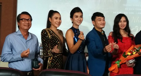 Thủy Phạm tố bị Quốc Thái bạo hành trong phim mới - Ảnh 5. Thủy Phạm tố bị Quốc Thái bạo hành trong phim mới - Ảnh 5.