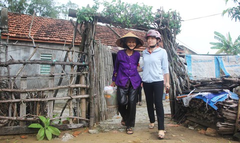 Được đưa vào trường học trú bão, tôi thấy yên tâm hơn... - Ảnh 8. Được đưa vào trường học trú bão, tôi thấy yên tâm hơn... - Ảnh 8.