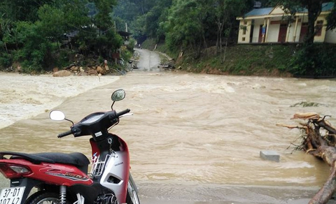 Thêm một người đàn ông ở Nghệ An bị lũ cuốn - Ảnh 2. Thêm một người đàn ông ở Nghệ An bị lũ cuốn - Ảnh 2.