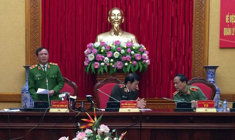 Bộ Công an: Bỏ sổ hộ khẩu, quản lý dân cư bằng công nghệ - Ảnh 1. Bộ Công an: Bỏ sổ hộ khẩu, quản lý dân cư bằng công nghệ - Ảnh 1.