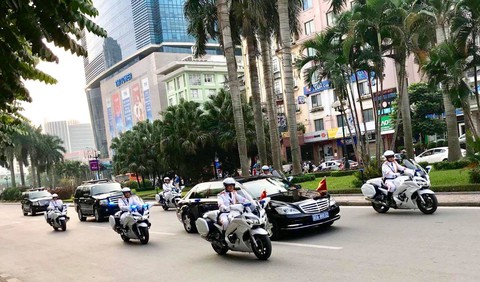 Dàn xe đặc chủng tối tân dẫn đoàn nguyên thủ - Ảnh 1. Dàn xe đặc chủng tối tân dẫn đoàn nguyên thủ - Ảnh 1.