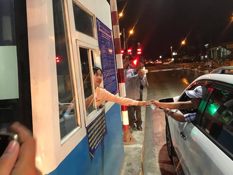 Từ 23h30 tối 1-12, BOT Cai Lậy thu phí trở lại - Ảnh 2. Từ 23h30 tối 1-12, BOT Cai Lậy thu phí trở lại - Ảnh 2.
