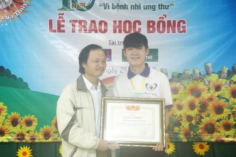 Ngập tràn yêu thương ngày hội hoa hướng dương ở Huế - Ảnh 5. Ngập tràn yêu thương ngày hội hoa hướng dương ở Huế - Ảnh 5.