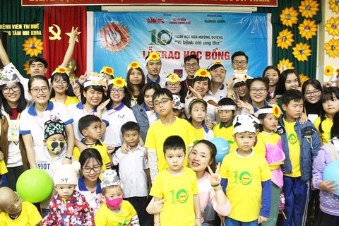 Ngập tràn yêu thương ngày hội hoa hướng dương ở Huế - Ảnh 4. Ngập tràn yêu thương ngày hội hoa hướng dương ở Huế - Ảnh 4.