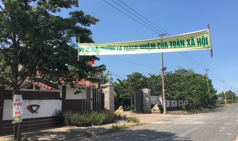 Bị dân dựng lều phản đối, nhà máy thép nằm im 3 tháng - Ảnh 3. Bị dân dựng lều phản đối, nhà máy thép nằm im 3 tháng - Ảnh 3.