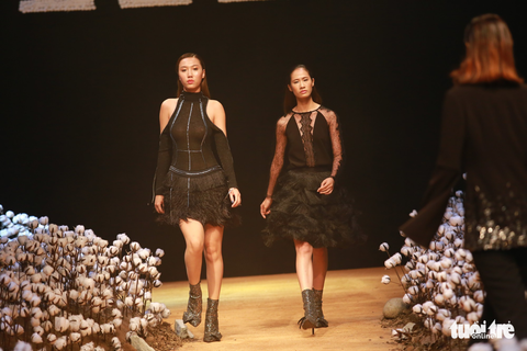 Lan Khuê, Minh Hằng khiến khán giả nhún nhảy với ELLE show - Ảnh 32. Lan Khuê, Minh Hằng khiến khán giả nhún nhảy với ELLE show - Ảnh 32.