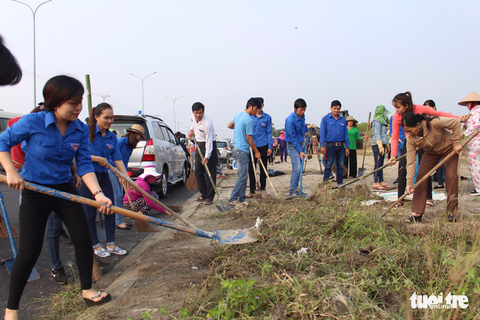 Gần 3.000 người tham gia dọn vệ sinh Đà Nẵng đón APEC - Ảnh 1. Gần 3.000 người tham gia dọn vệ sinh Đà Nẵng đón APEC - Ảnh 1.