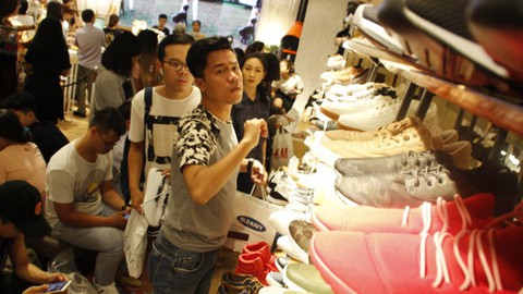 Black Friday: người bán cháy hàng, người mua ôm cục nợ - Ảnh 1. Black Friday: người bán cháy hàng, người mua ôm cục nợ - Ảnh 1.