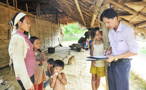 Vào bản gọi trò đến trường - Ảnh 1. Vào bản gọi trò đến trường - Ảnh 1.