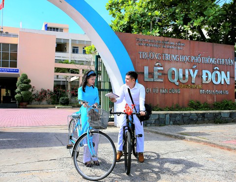 Ảnh cưới lãng mạn của cặp đôi chiến sĩ nên duyên nhờ công nghệ - Ảnh 2. Ảnh cưới lãng mạn của cặp đôi chiến sĩ nên duyên nhờ công nghệ - Ảnh 2.
