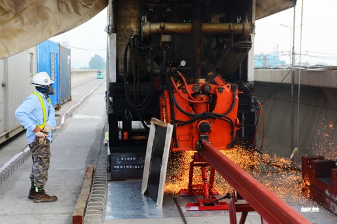 Khởi công xây lắp đường ray tuyến metro Bến Thành - Suối Tiên - Ảnh 3. Khởi công xây lắp đường ray tuyến metro Bến Thành - Suối Tiên - Ảnh 3.