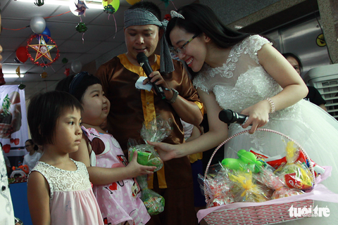 Trung Thu cho trẻ em thiệt thòi ở Hà Nội, Đà Nẵng, TP.HCM - Ảnh 11. Trung Thu cho trẻ em thiệt thòi ở Hà Nội, Đà Nẵng, TP.HCM - Ảnh 11.
