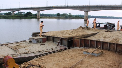 Giành lại cát lợi - Ảnh 1. Giành lại cát lợi - Ảnh 1.