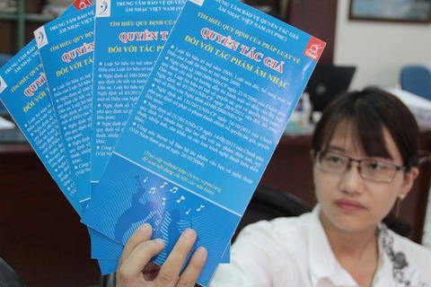 Thu phí âm nhạc tivi ở khách sạn: dân phản đối, nhạc sĩ ủng hộ - Ảnh 1. Thu phí âm nhạc tivi ở khách sạn: dân phản đối, nhạc sĩ ủng hộ - Ảnh 1.