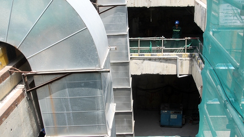 Thi công tầng ngầm cuối ga metro Nhà hát TP.HCM - Ảnh 4.