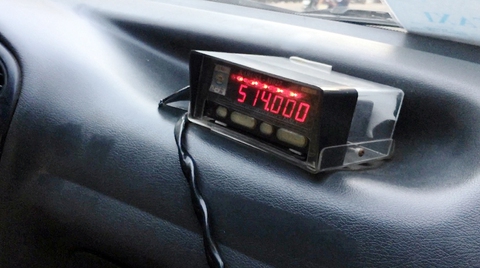 Thâm nhập đường dây taxi dù “chặt chém” khách - Ảnh 5. Thâm nhập đường dây taxi dù “chặt chém” khách - Ảnh 5.
