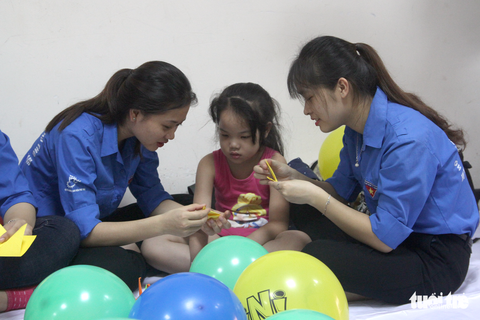Trung Thu cho trẻ em thiệt thòi ở Hà Nội, Đà Nẵng, TP.HCM - Ảnh 2. Trung Thu cho trẻ em thiệt thòi ở Hà Nội, Đà Nẵng, TP.HCM - Ảnh 2.