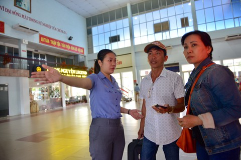Ngày 15-10, ngành đường sắt bắt đầu bán 300.000 vé Tết - Ảnh 2. Ngày 15-10, ngành đường sắt bắt đầu bán 300.000 vé Tết - Ảnh 2.