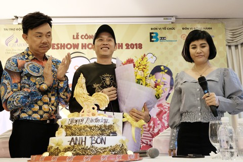 Hoài Linh diễn Sui gia đối mặt đầu năm mới - Ảnh 4. Hoài Linh diễn Sui gia đối mặt đầu năm mới - Ảnh 4.