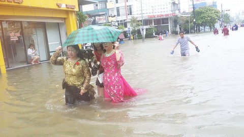 Huế: Sông Bồ có nguy cơ tái diễn lũ lịch sử - Ảnh 3. Huế: Sông Bồ có nguy cơ tái diễn lũ lịch sử - Ảnh 3.