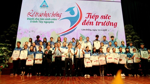 Nước mắt hạnh phúc của tân sinh viên Tây nguyên - Ảnh 7. Nước mắt hạnh phúc của tân sinh viên Tây nguyên - Ảnh 7.
