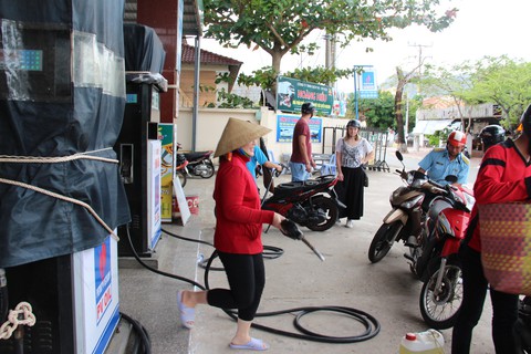 Côn Đảo: Hụ còi đưa dân tới nơi trú ẩn - Ảnh 4. Côn Đảo: Hụ còi đưa dân tới nơi trú ẩn - Ảnh 4.