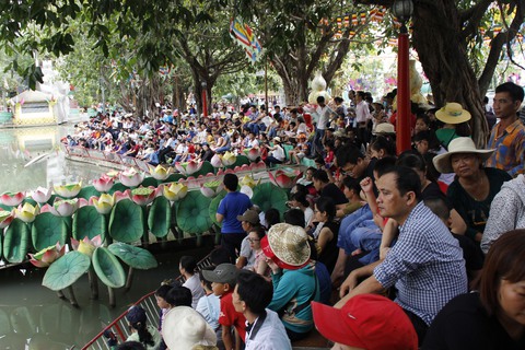 Nghỉ lễ, các khu vui chơi TP.HCM bùng nổ khách - Ảnh 4. Nghỉ lễ, các khu vui chơi TP.HCM bùng nổ khách - Ảnh 4.