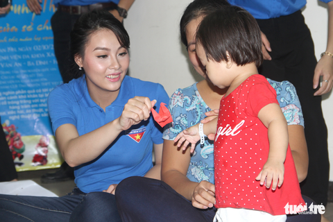 Trung Thu cho trẻ em thiệt thòi ở Hà Nội, Đà Nẵng, TP.HCM - Ảnh 1. Trung Thu cho trẻ em thiệt thòi ở Hà Nội, Đà Nẵng, TP.HCM - Ảnh 1.