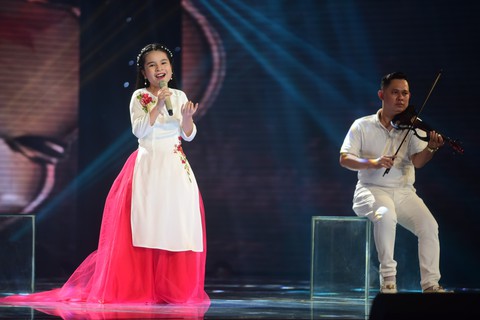Ngọc Ánh giành quán quân Giọng hát Việt nhí 2017 - Ảnh 12. Ngọc Ánh giành quán quân Giọng hát Việt nhí 2017 - Ảnh 12.