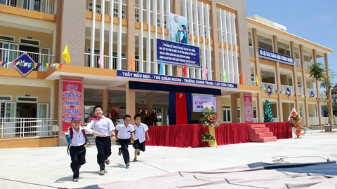 Học sinh lớp 1 tăng đột biến, thiếu cả phòng học lẫn giáo viên - Ảnh 1. Học sinh lớp 1 tăng đột biến, thiếu cả phòng học lẫn giáo viên - Ảnh 1.