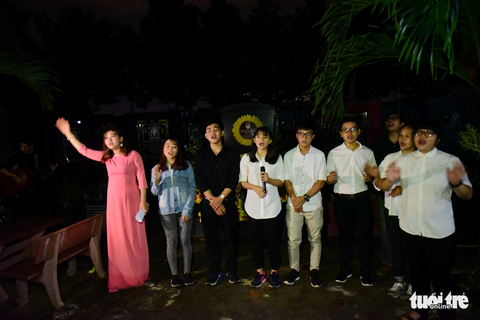 Hát bên mộ phần của đóa hướng dương Lê Thanh Thúy - Ảnh 11. Hát bên mộ phần của đóa hướng dương Lê Thanh Thúy - Ảnh 11.