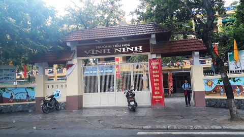 Sau khai giảng, phụ huynh than trời vì các loại phí - Ảnh 2. Sau khai giảng, phụ huynh than trời vì các loại phí - Ảnh 2.