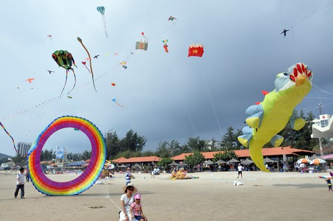 Biển Vũng Tàu đẹp mắt với những cánh diều nguồn cội - Ảnh 1. Biển Vũng Tàu đẹp mắt với những cánh diều nguồn cội - Ảnh 1.