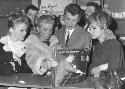 Huyền thoại Johnny Hallyday qua đời ở tuổi 74 vì ung thư - Ảnh 3. Huyền thoại Johnny Hallyday qua đời ở tuổi 74 vì ung thư - Ảnh 3.