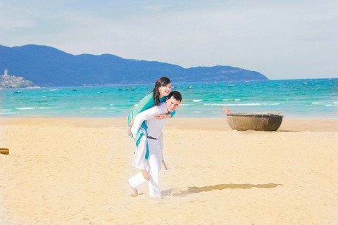 Ảnh cưới lãng mạn của cặp đôi chiến sĩ nên duyên nhờ công nghệ - Ảnh 7. Ảnh cưới lãng mạn của cặp đôi chiến sĩ nên duyên nhờ công nghệ - Ảnh 7.