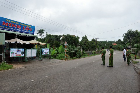 Thân đập hồ Gia Hoét vỡ toác, mở rộng vùng sơ tán dân - Ảnh 8. Thân đập hồ Gia Hoét vỡ toác, mở rộng vùng sơ tán dân - Ảnh 8.