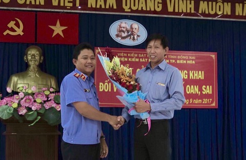 Xin lỗi phụ lái tàu bị oan vụ tàu lửa tông ôtô trên Cầu Ghềnh - Ảnh 1. Xin lỗi phụ lái tàu bị oan vụ tàu lửa tông ôtô trên Cầu Ghềnh - Ảnh 1.