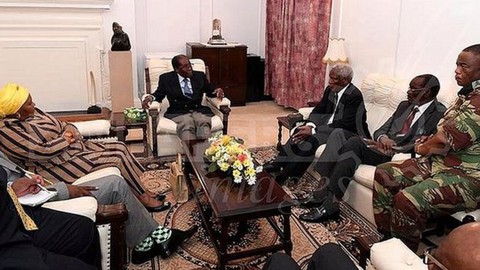 Tổng thống Zimbabwe cương quyết không từ chức - Ảnh 1. Tổng thống Zimbabwe cương quyết không từ chức - Ảnh 1.