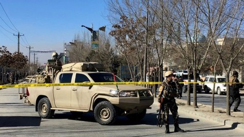 Nổ liên tiếp ở thủ đô Afghanistan, ít nhất 40 người chết - Ảnh 1. Nổ liên tiếp ở thủ đô Afghanistan, ít nhất 40 người chết - Ảnh 1.