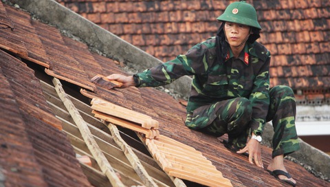 Công bố điện thoại nóng chống chặt chém dân vùng bão Hà Tĩnh - Ảnh 1. Công bố điện thoại nóng chống chặt chém dân vùng bão Hà Tĩnh - Ảnh 1.